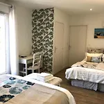 לינה וארוחת בוקר Les D'hotes De Pascale מיוס