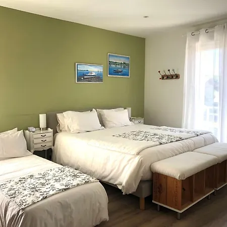 Les D'hotes De Pascale Bed and Breakfast 3*