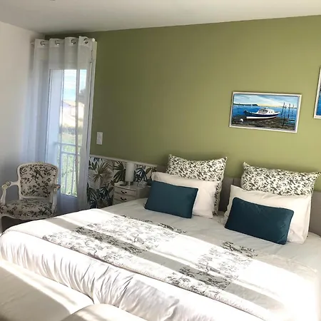Les D'hotes De Pascale Bed & Breakfast Mios