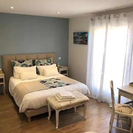 فندق مبيت وإفطار Les D'hotes De Pascale