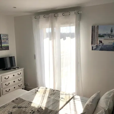 Les D'hotes De Pascale לינה וארוחת בוקר 3*