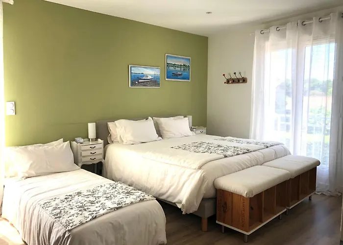 Les D'hotes De Pascale Bed & Breakfast 3*