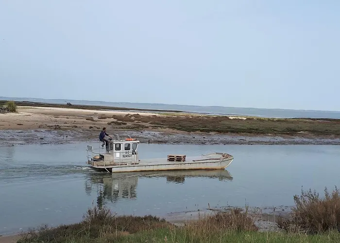 Les D'hotes De Pascale Bed & Breakfast 3*