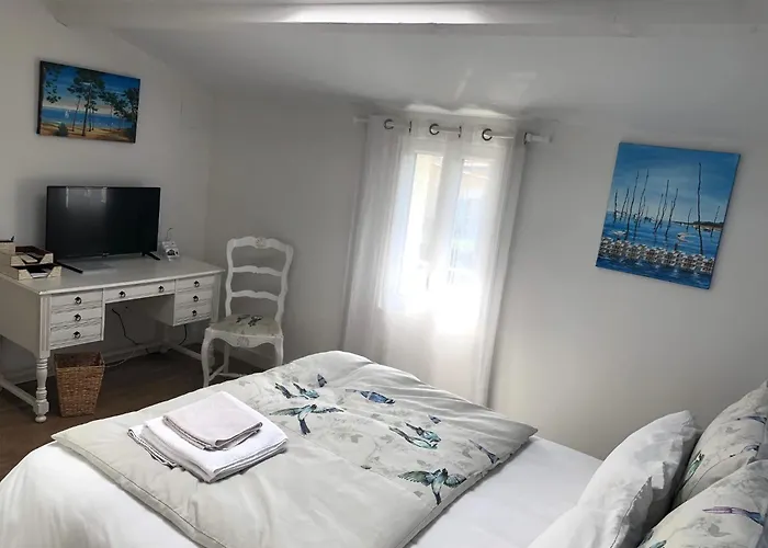 Bed & Breakfast Les D'hotes De Pascale 3*